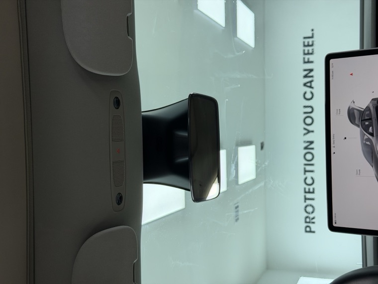 Example photo of the mirror area of a windshield